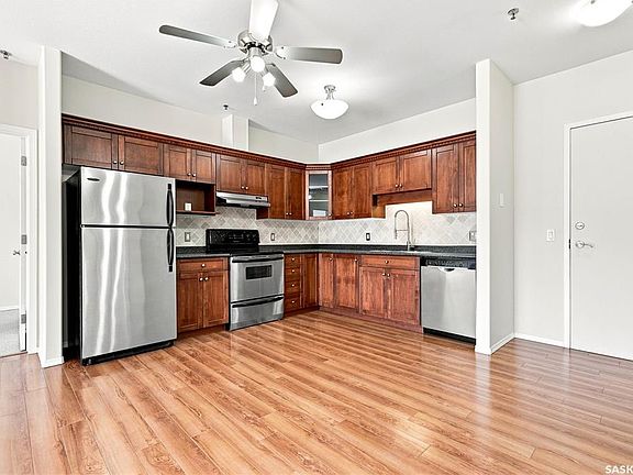 4th image of UNIT 209-302 Nelson ROAD