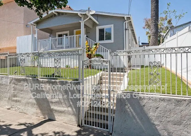 2 bed, 1.0 bath, 816 sqft, $2,895 — Photo 2