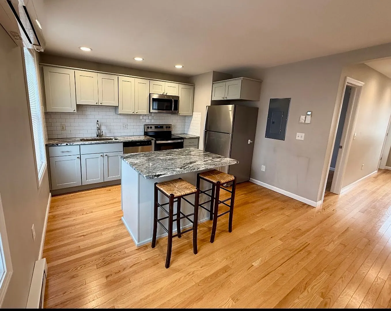 209 Meadow St — Photo 1