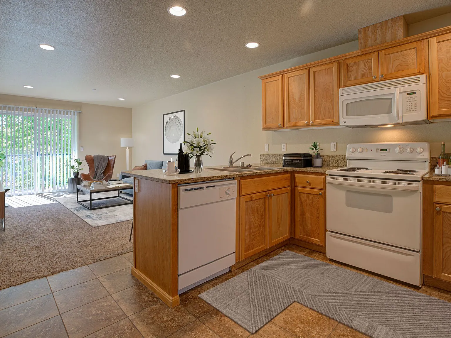 Sunlight Apartments — Photo 3