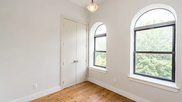 Rented by Nooklyn NYC LLC | media 36