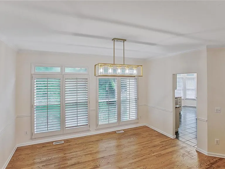 16 Ancient Oak Ct NE — Photo 6