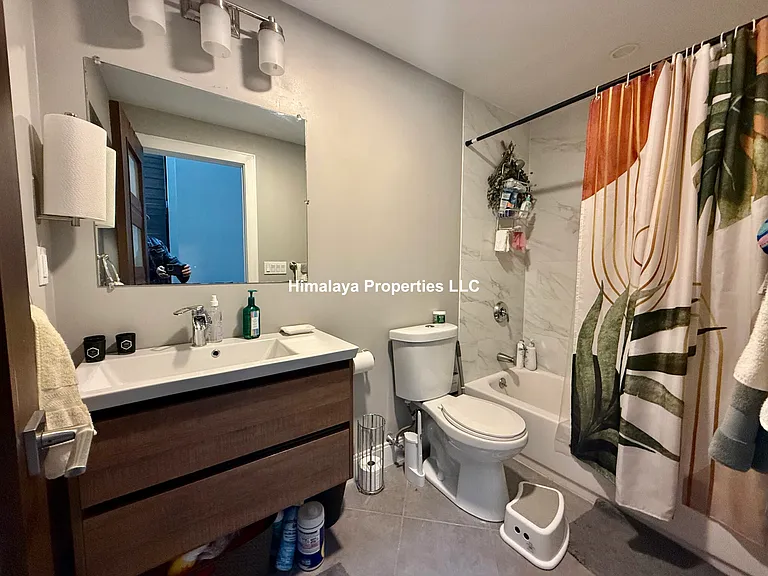 407 Dudley St #6 — Photo 16