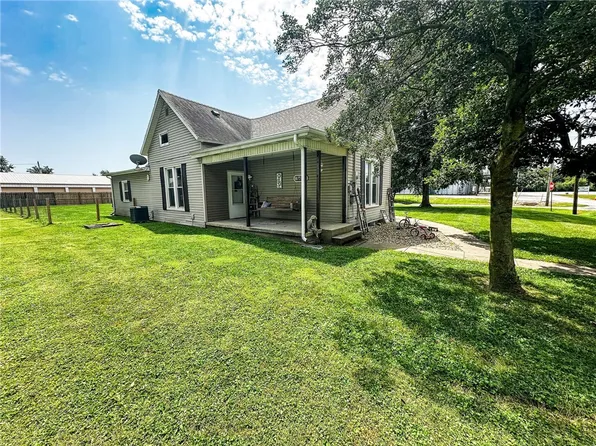 407 W Lincoln St, Greenup, IL 62428