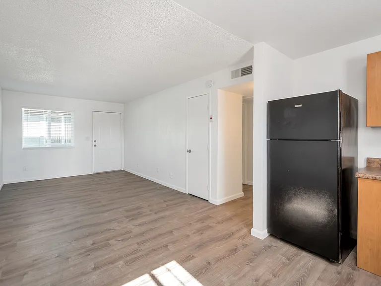 2234 W Hazelwood St — Photo 17