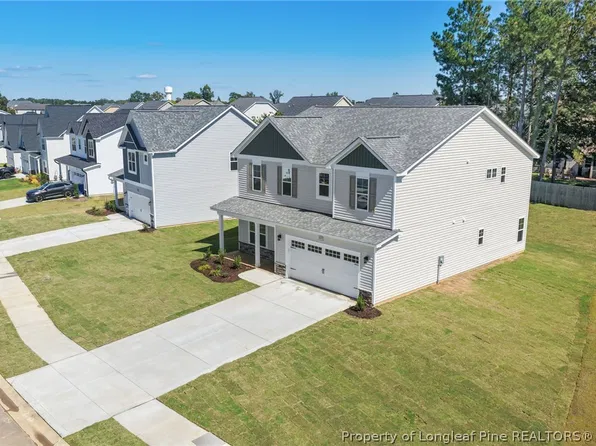 317 Brickendon Ln, Raeford, NC 28376