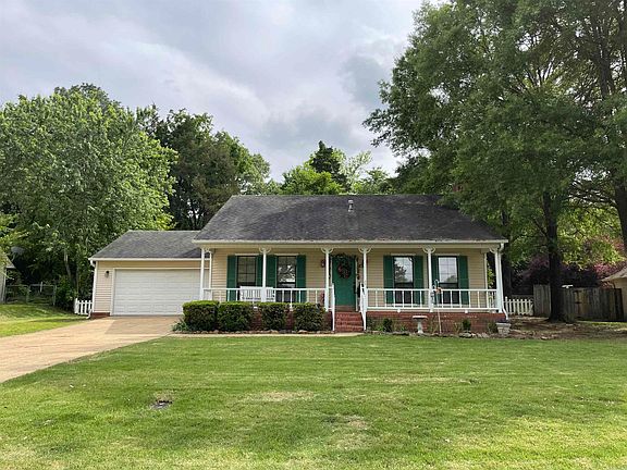 2nd image of 19 Cottonwood Dr