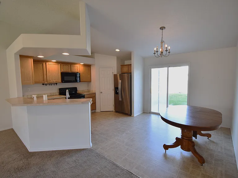 2707 Colfax Dr — Photo 8