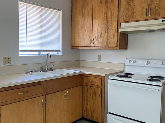5th image of 287 E Elm St APT 1