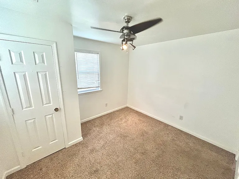 221 S Mesa Dr — Photo 5