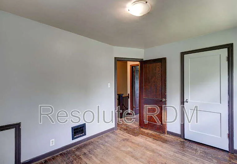 201 S Emerson Ave — Photo 18