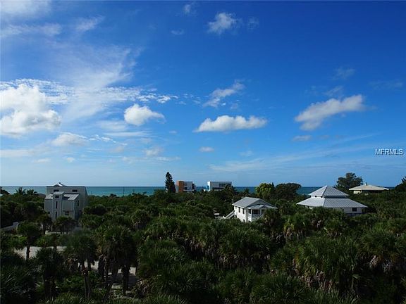 3rd image of 50 Palm Dr