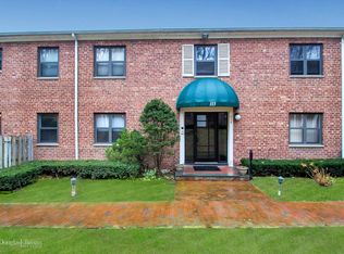 313 Main St APT A, Roslyn, NY 11576