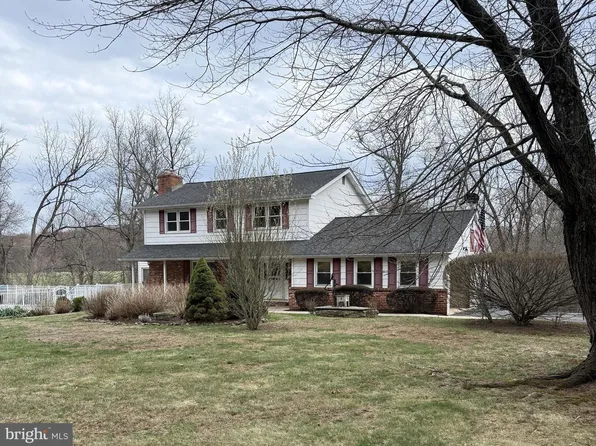 982 Fairview Rd, Glenmoore, PA 19343