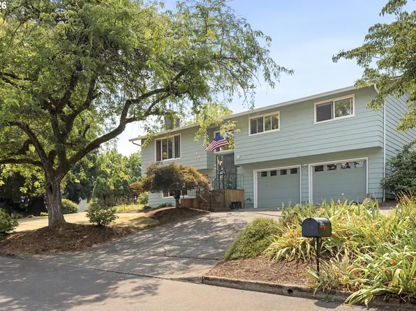 192 NW Canyon Dr, Dundee, OR 97115