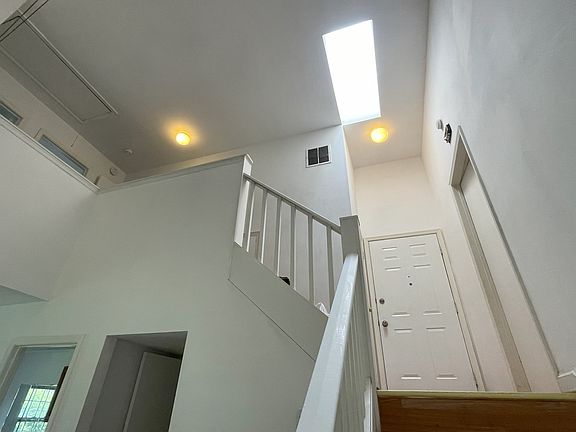 5th image of 325 Charles St