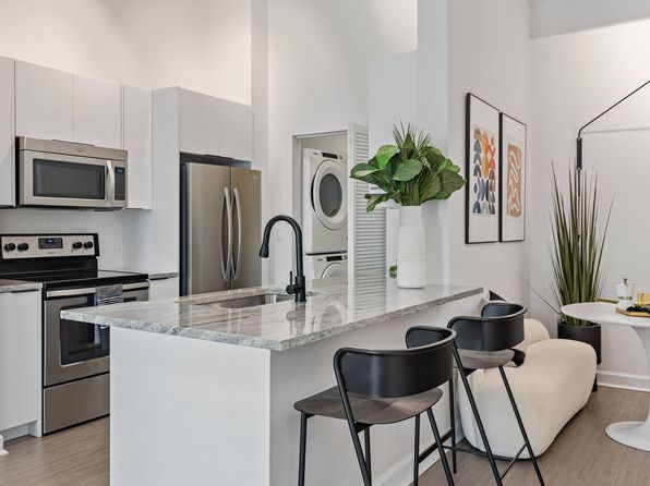 8150 NW 53rd St APT 313