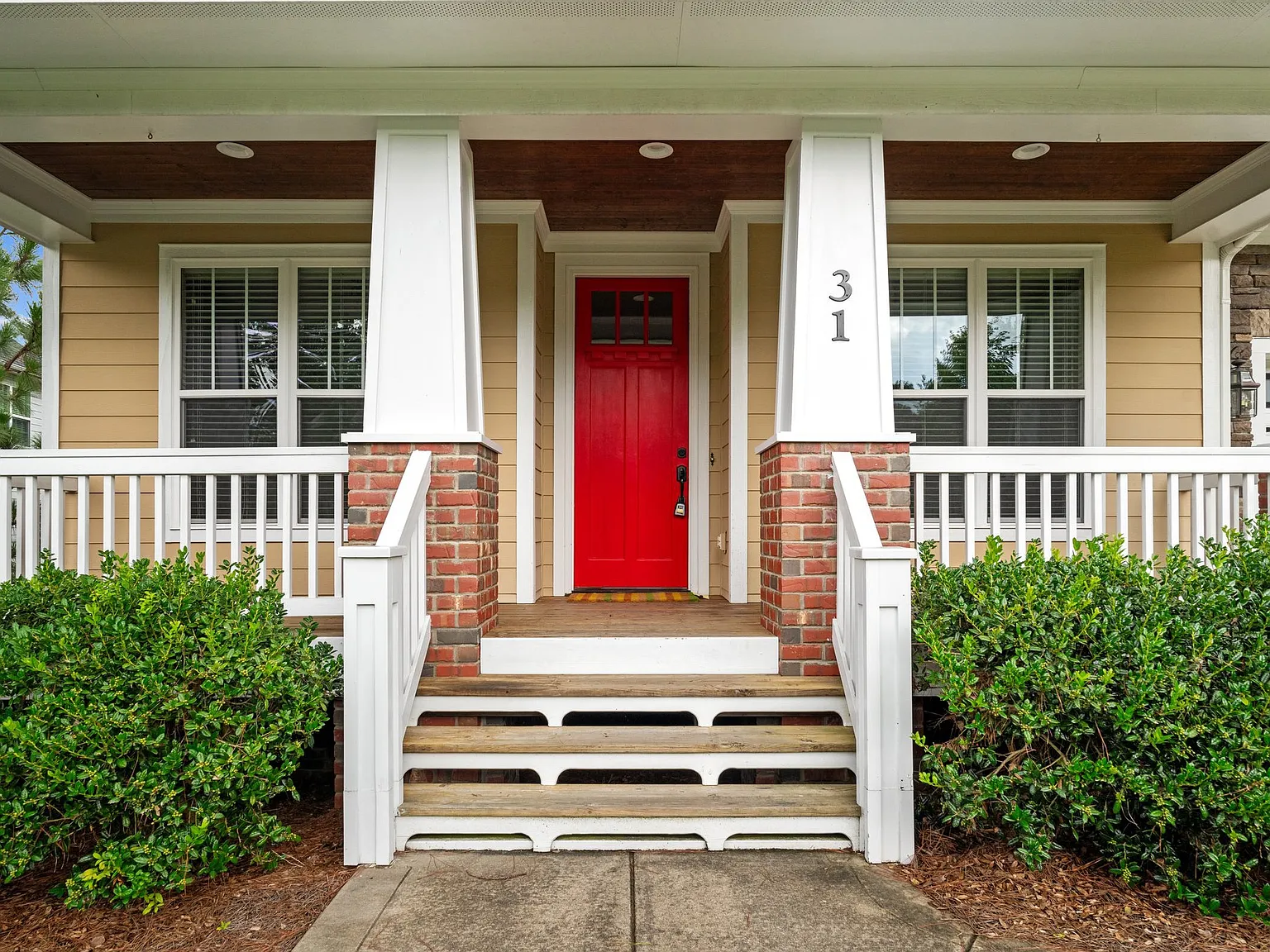 31 Spring Pond Ln — Photo 4