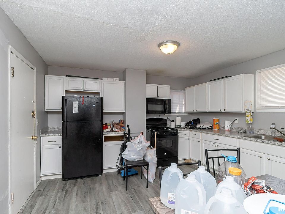 1523 W 4th St, Davenport, IA 52802 Zillow