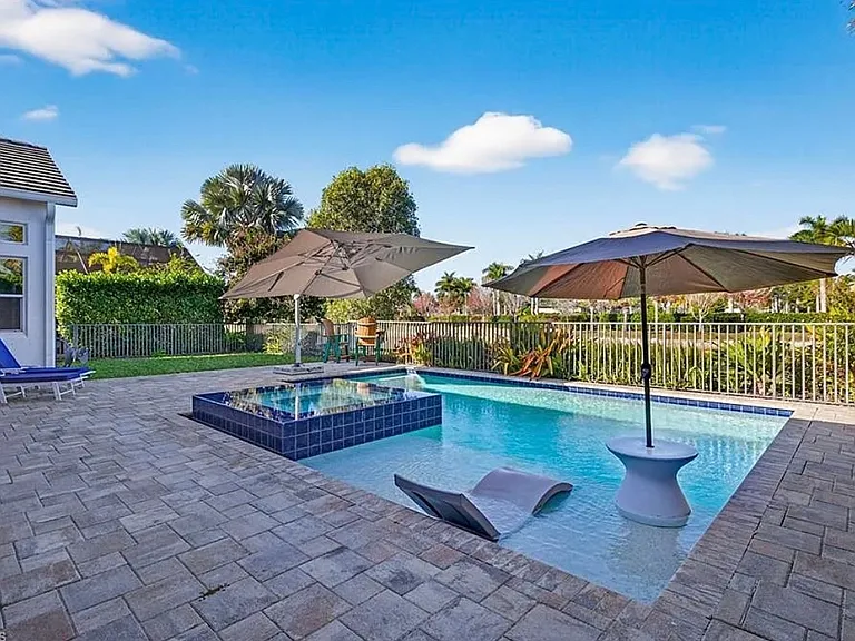 14835 Dockside Ln — Photo 45