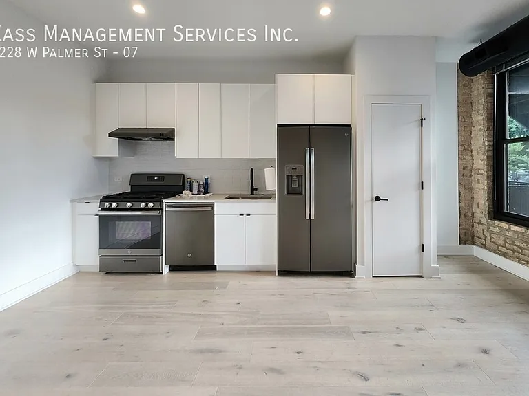 3228 W Palmer St #7 — Photo 2