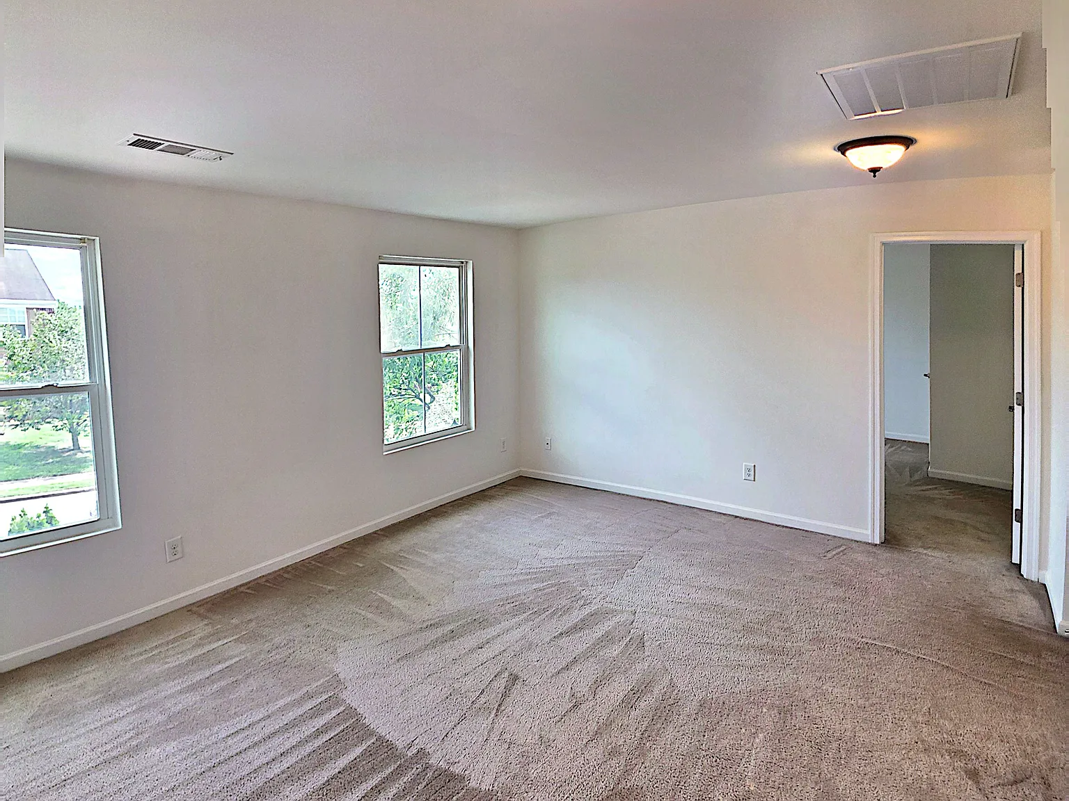 7612 Oakfield Way — Photo 2