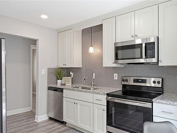 5th image of 4115 Eastham Rd