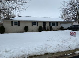 1904 Diana Dr, Mendota, IL 61342