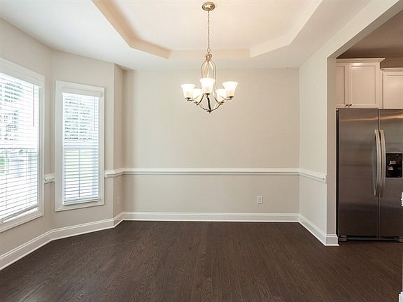 4th image of 102 White Ash Dr