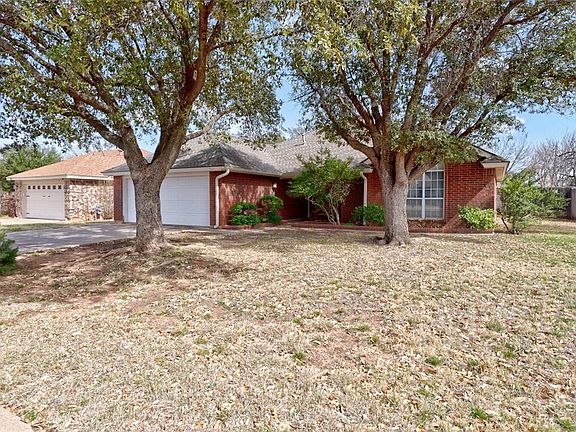 2nd image of 941 Reeves St