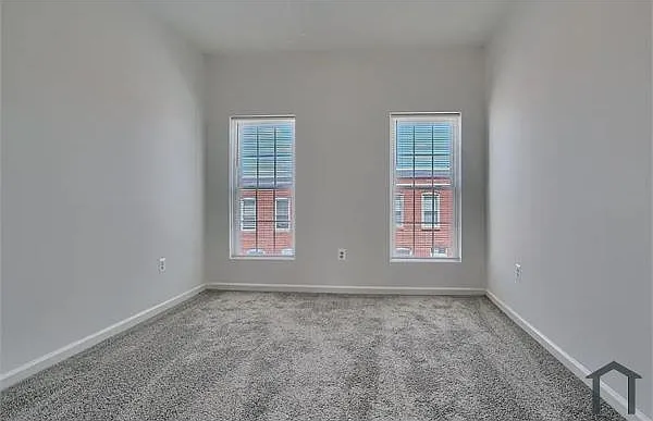 104 N Rose St — Photo 6