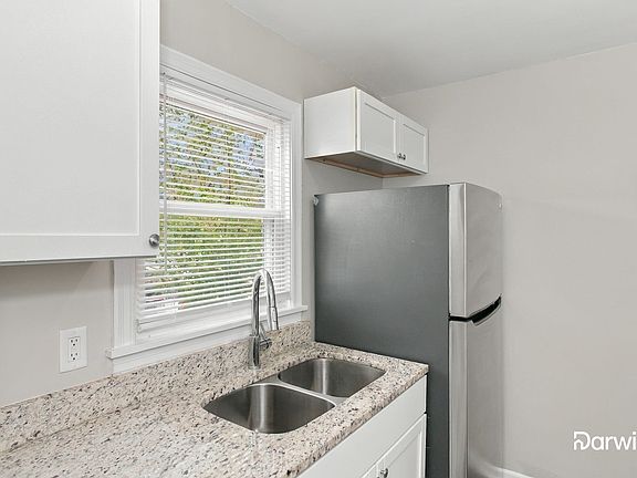 3rd image of 5438 E 18th St