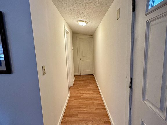 3rd image of 229 Georgia St