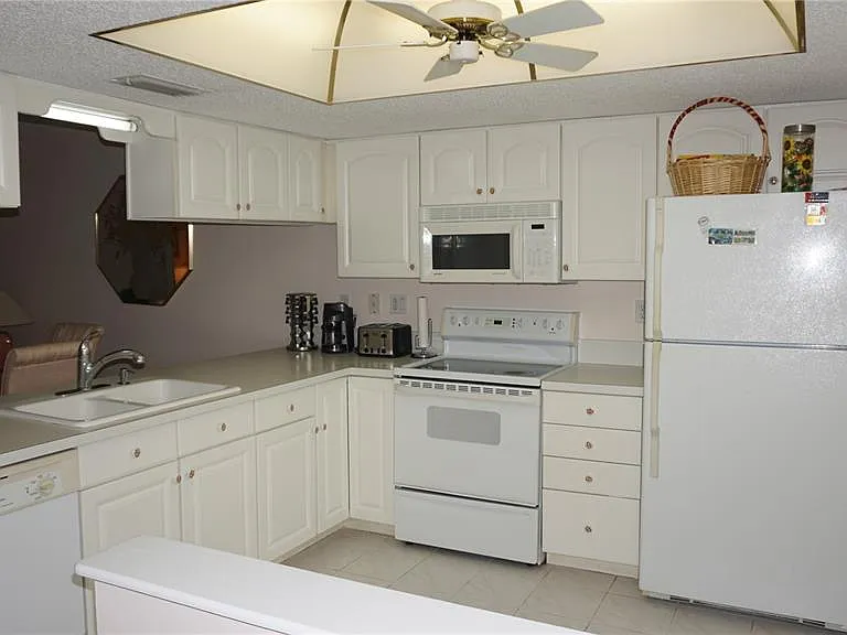 7616 Danube Dr — Photo 3