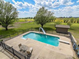 18958 Dillie Rd, Edgerton, KS 66021