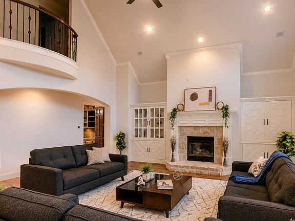 5th image of 5096 Oakhurst Ln