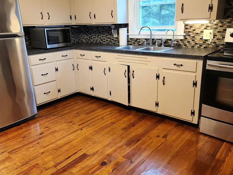 391 Main St #2 — Photo 4