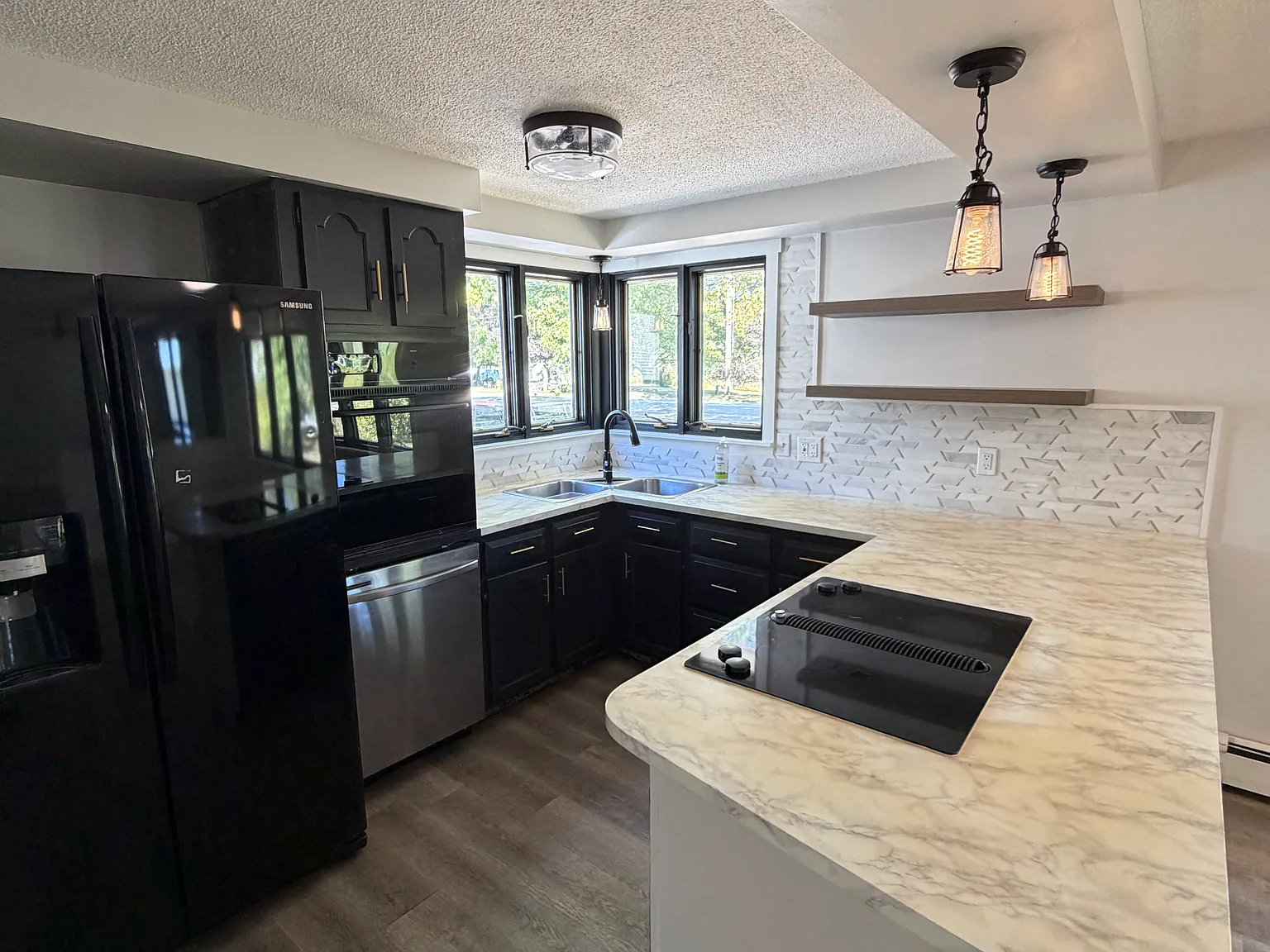 2 bed, 988 sqft, $2,400 — Photo 4