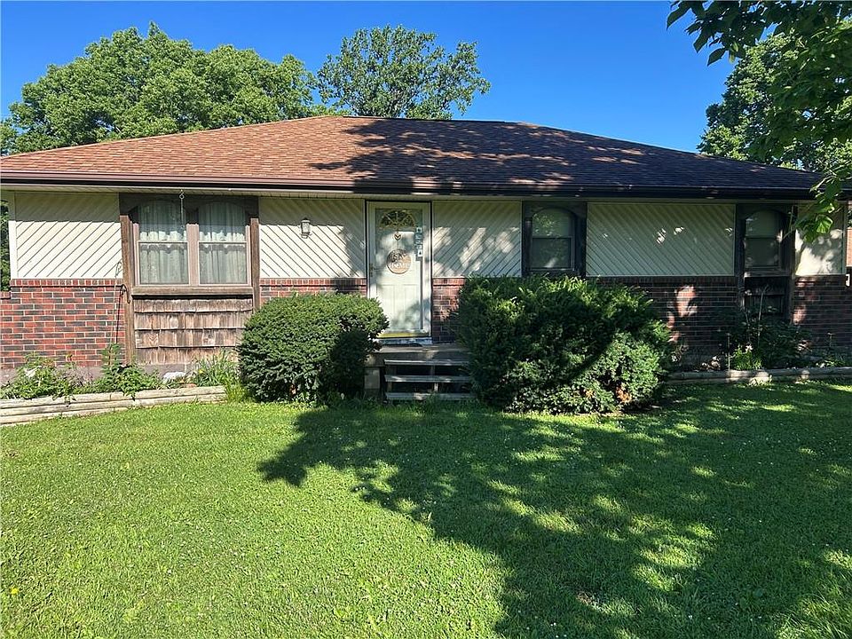 1st image of 6740 SE Horseshoe Dr