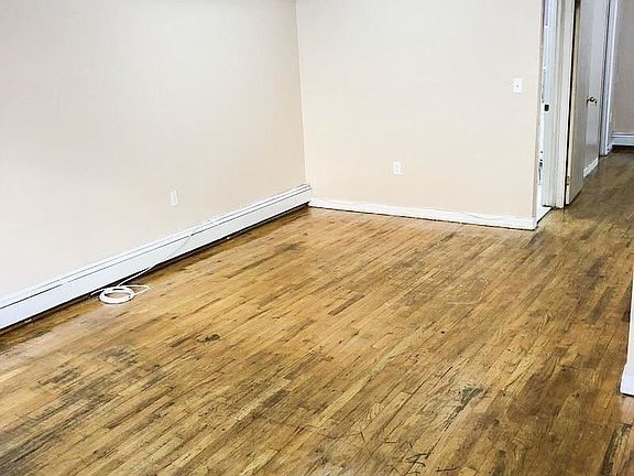 5th image of 25-14 32nd St #1L