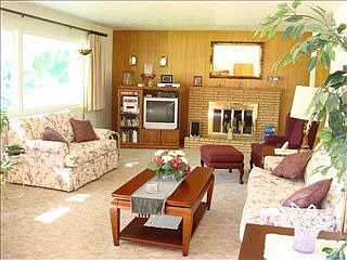 2nd image of 4304 Lake Pl