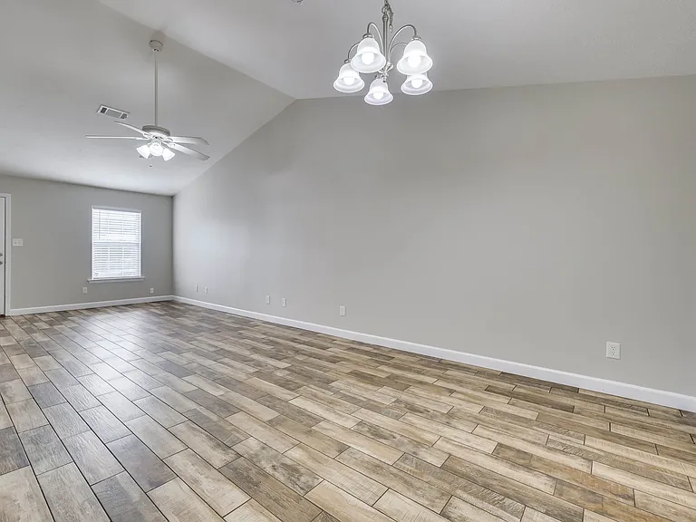 219 Lynbrook Way — Photo 7