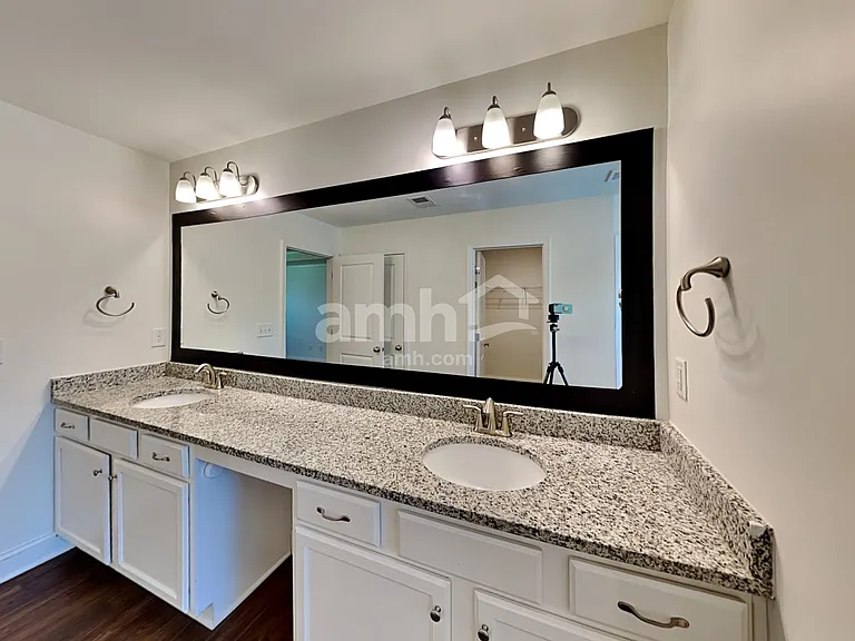 2442 Napa Valley Dr — Photo 16