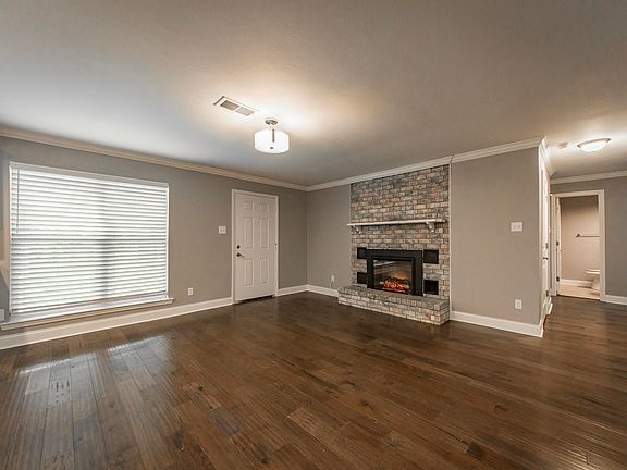 5th image of 10 Pinewood St