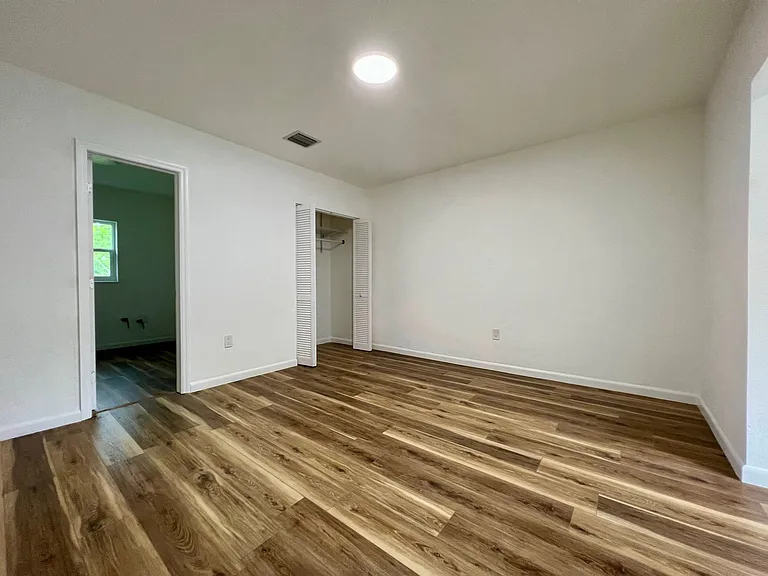 8550 NE 8th Ct #8550 — Photo 13