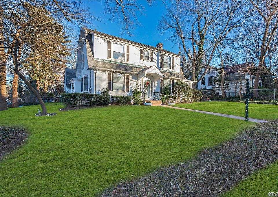 1st image of 119 Dubois Ave