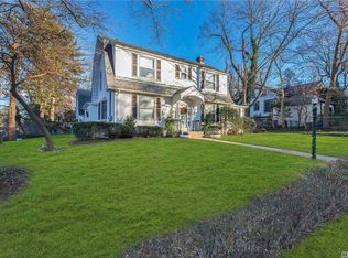 119 Dubois Ave, Sea Cliff, NY 11579