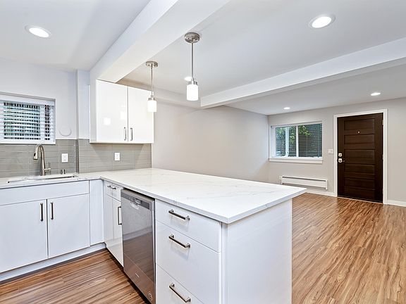4th image of 808 NW Market St #1