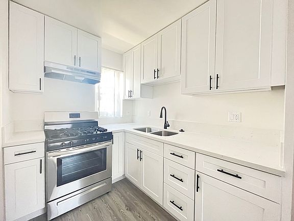 4th image of 251 S Loma Dr #23