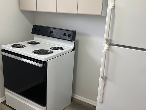 2nd image of 373 Walban Dr #391